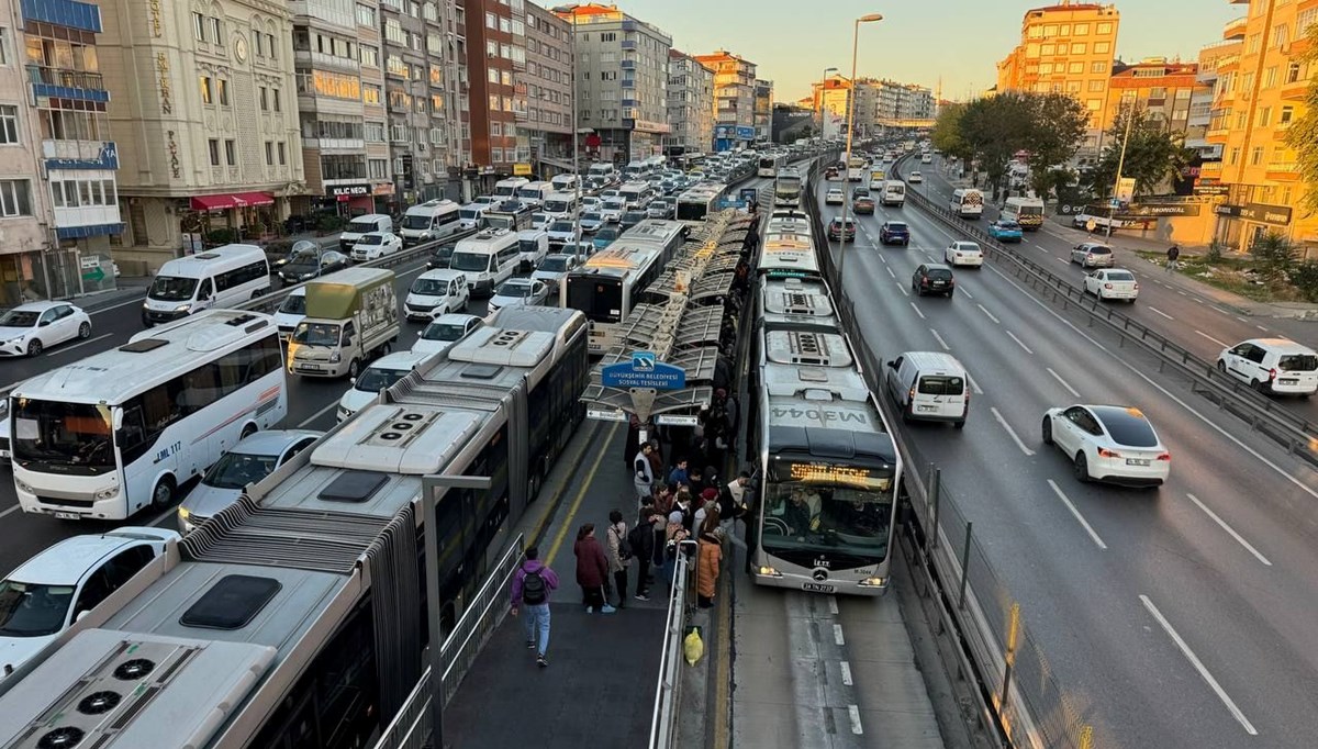 İstanbul’da pazartesi trafiği: D-100 ve TEM’de yoğunluk