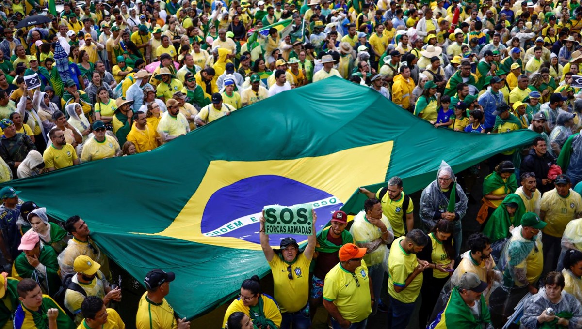 Brezilya'da Bolsonaro yanlıları darbe çağrısıyla protesto yaptı