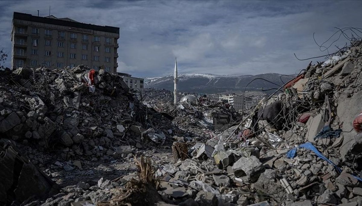 Kahramanmaraş'ta enkaz kaldırma çalışmaları başlıyor