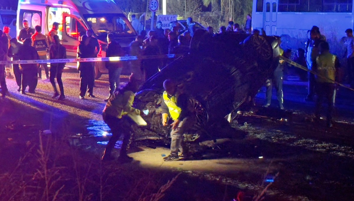 Osmaniye'de üç aracın karıştığı trafik kazasında üç kişi öldü