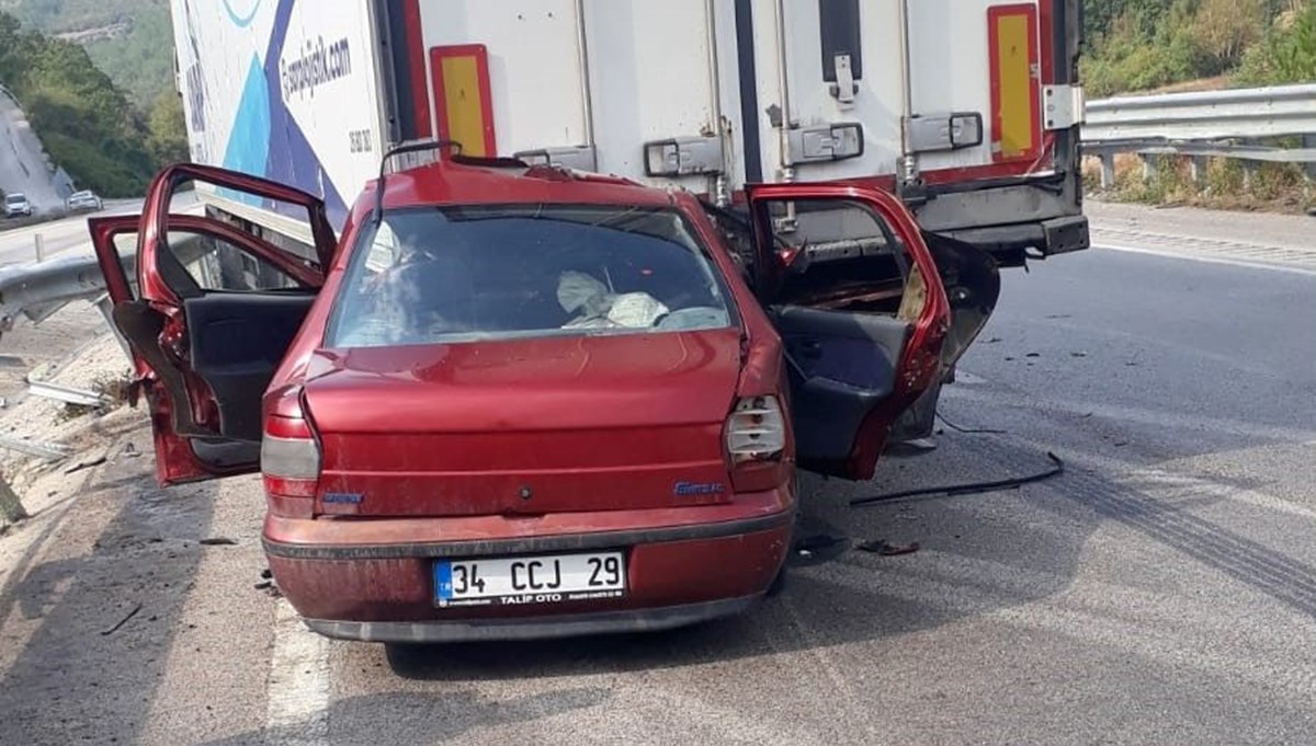 Tokat’ta feci kaza | Otomobil, TIR’a arkadan çarptı: 3 ölü