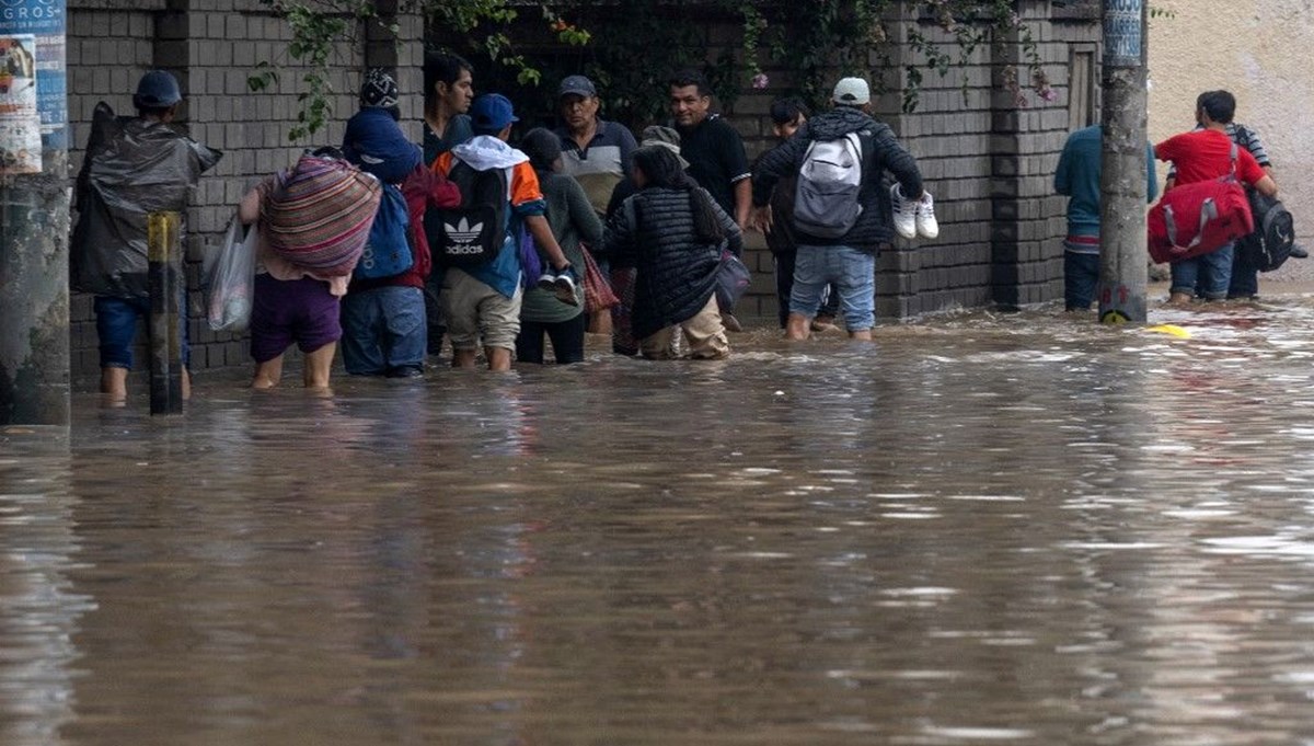 Peru'da Yaku Kasırgası'nın yol açtığı sellerde 65 kişi hayatını kaybetti