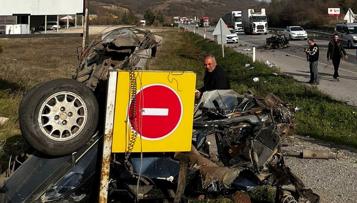 Samsun’da feci kaza | Otomobil parçalara ayrıldı: 2 ölü, 3 yaralı