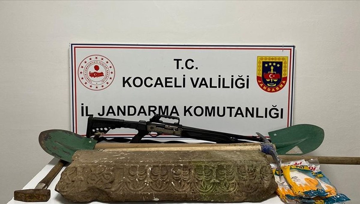 Kocaeli'de Roma dönemine ait lahit parçası ele geçirildi