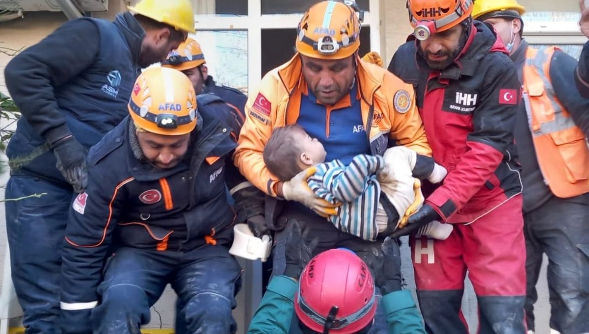 Hatay'da 2 yaşındaki çocuk 79 saat sonra kurtarıldı