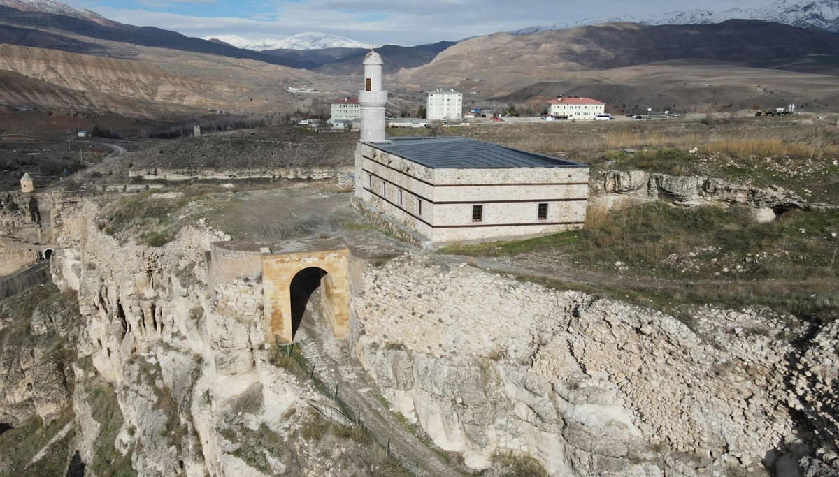 Kazılardan çıkan cami ibadete açılıyor