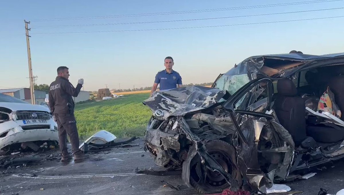 Konya'da otomobiller çarpıştı; 4 ölü, 2 bebek yaralı