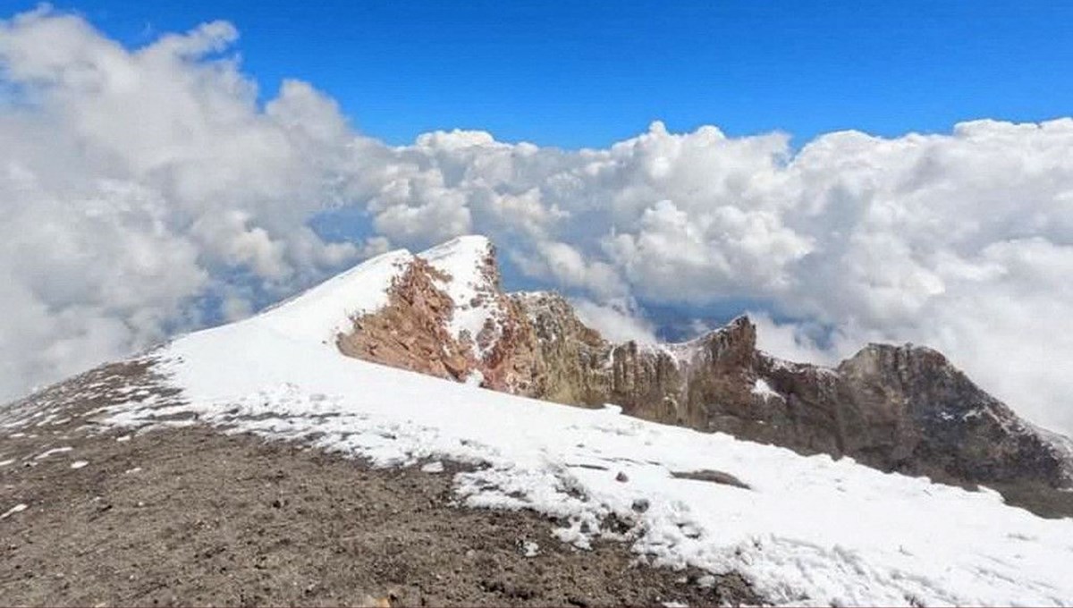 Meksika'nın en yüksek dağına tırmanan 4 dağcı, düşerek hayatını kaybetti