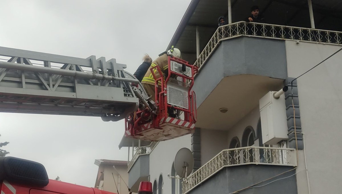 Bursa'da eski milli futbolcunun evinde yangın çıktı