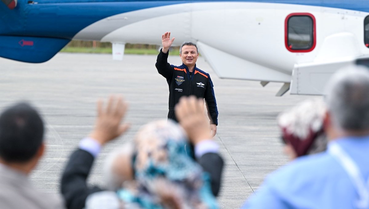 İlk Türk astronot Alper Gezeravcı da ekipte | Uzay yolculuğuna saatler kaldı