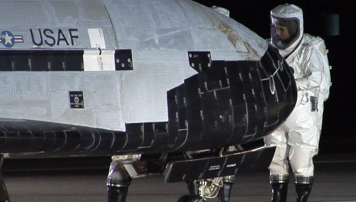 SpaceX, ABD ordusuna ait gizemli uzay uçağı X-37B'nin kalkış tarihini erteledi