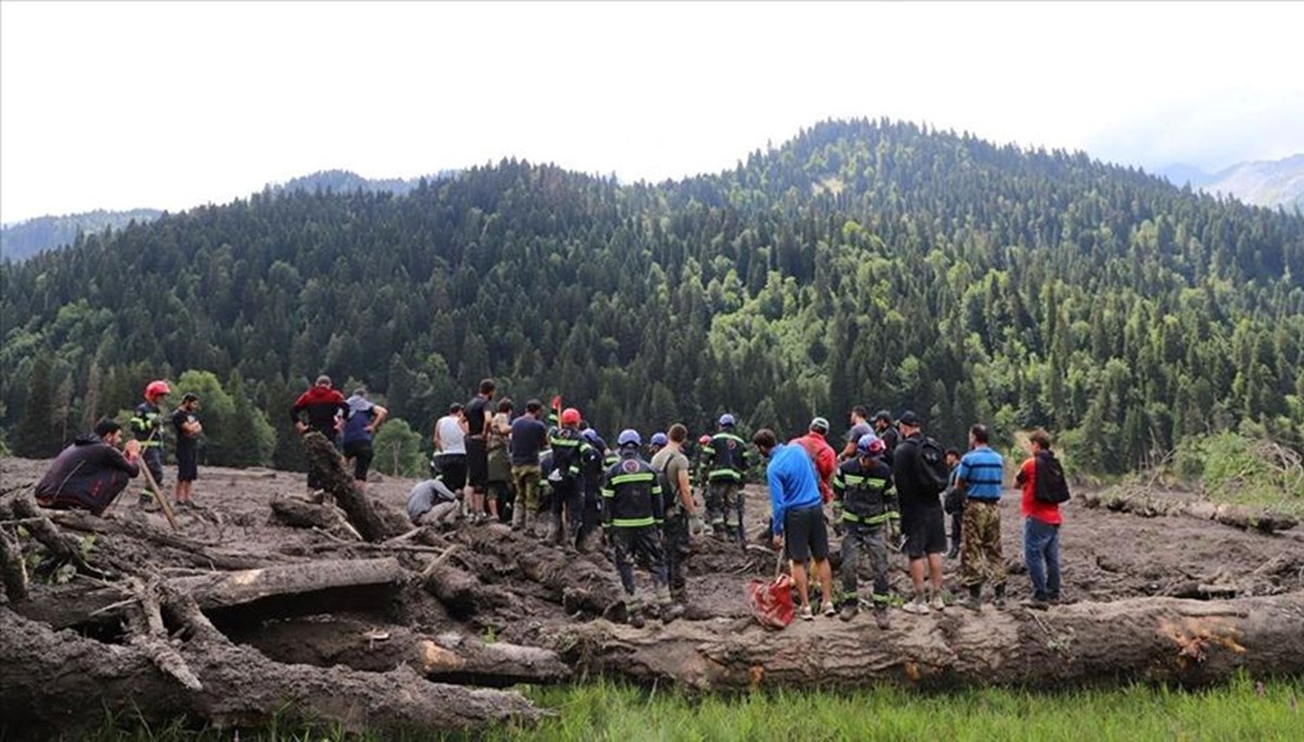 Gürcistan'da heyelan: Ölü sayısı 11'e çıktı