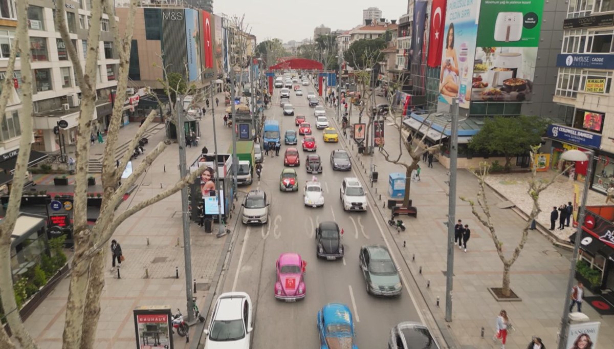 19 Mayıs'ta Kadıköy'de 104 klasik otomobille 104. yıl konvoyu