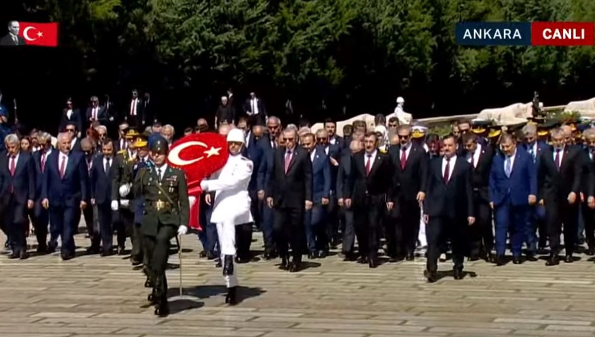 Devletin zirvesi Anıtkabir’de | Cumhurbaşkanı Erdoğan: Türkiye Yüzyılı vizyonumuzu, devlet millet el ele vererek büyük bir azim ve kararlılık içinde hayata geçiriyoruz