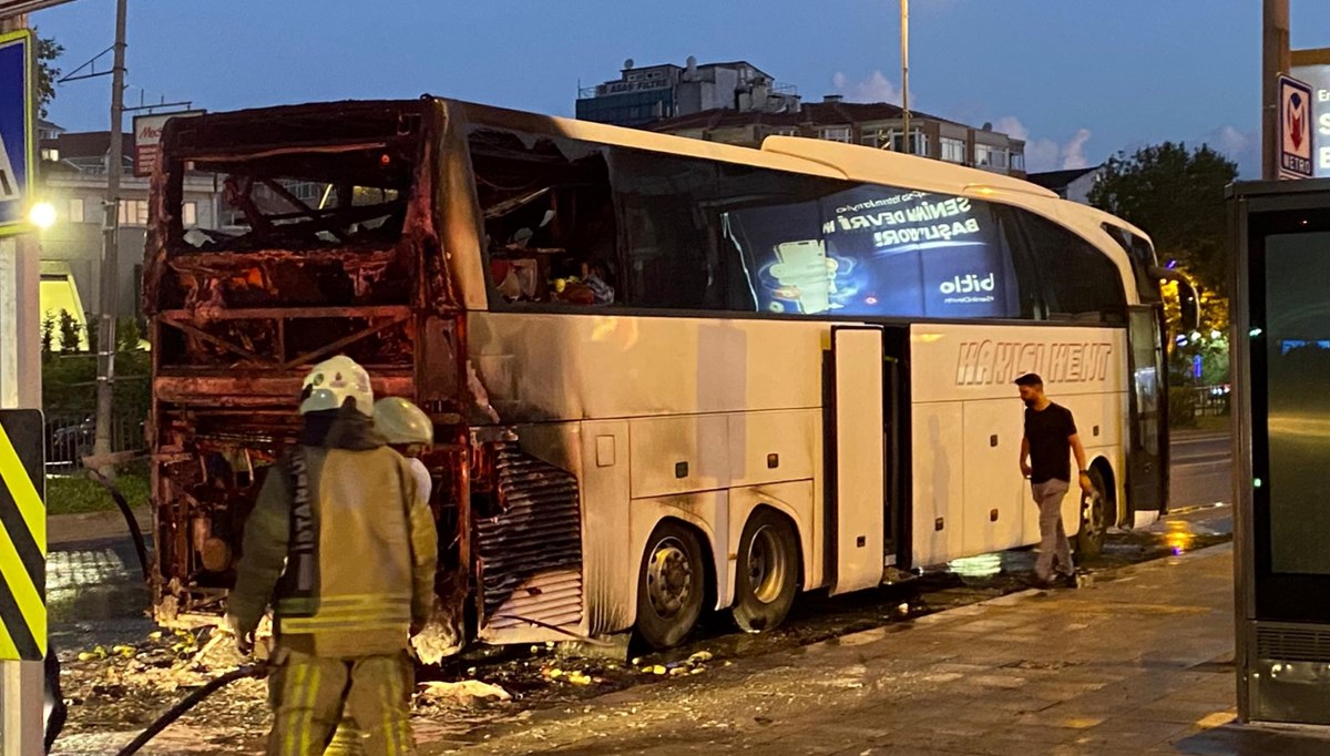 Şişli’de şehirlerarası otobüs seyir halindeyken alev aldı