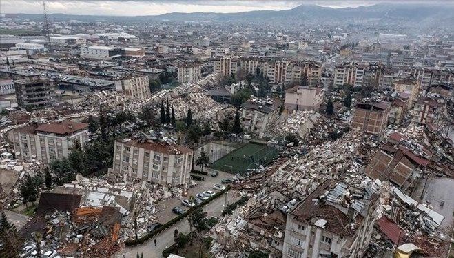 1200 kişiye mezar olan 600 Evler Sitesi'nin zemin etüt raporu yokmuş: Kaçak çatı katı, nervürsüz donatı, betonda kırmataş