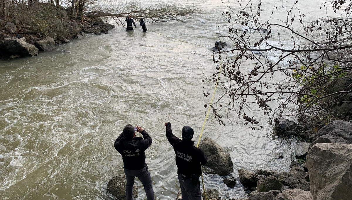 Erdal Sakız cinayetinde kullanılan silahlar Sakarya Nehri'nde aranıyor