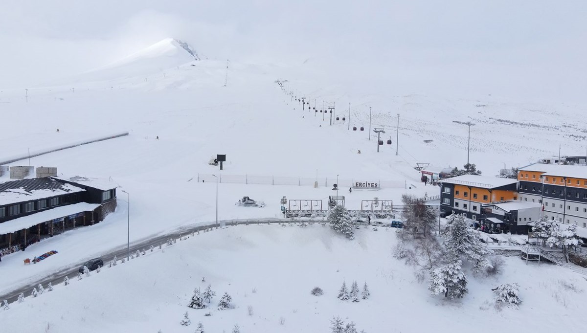 Erciyes'te kar kalınlığı 110 santimetreye ulaştı