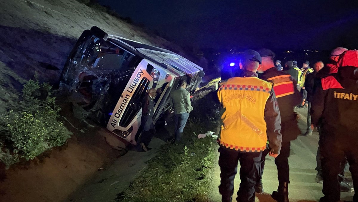 Sinop'ta yolcu otobüsü su kanalına devrildi: 9 yaralı