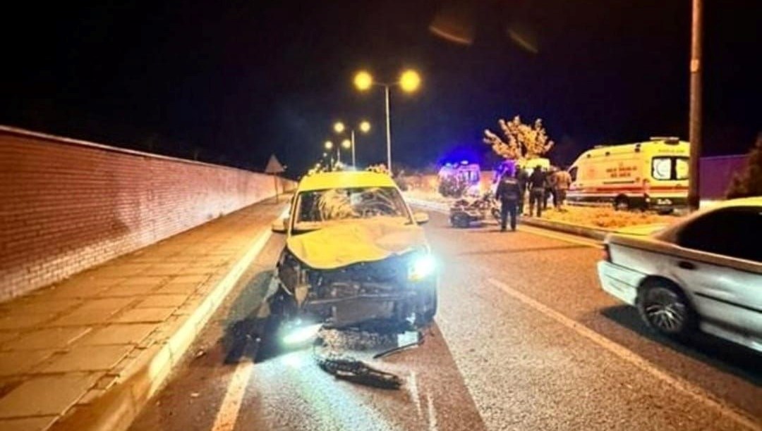 Bingöl'de hafif ticari araç ile sepetli motosiklet çarpıştı: 1 ölü, 2 yaralı