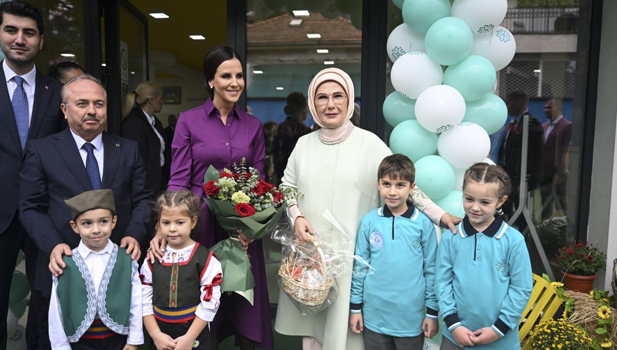 Emine Erdoğan, Belgrad'daki Türkiye Maarif Vakfı'nın anaokulu öğrencileriyle bir araya geldi