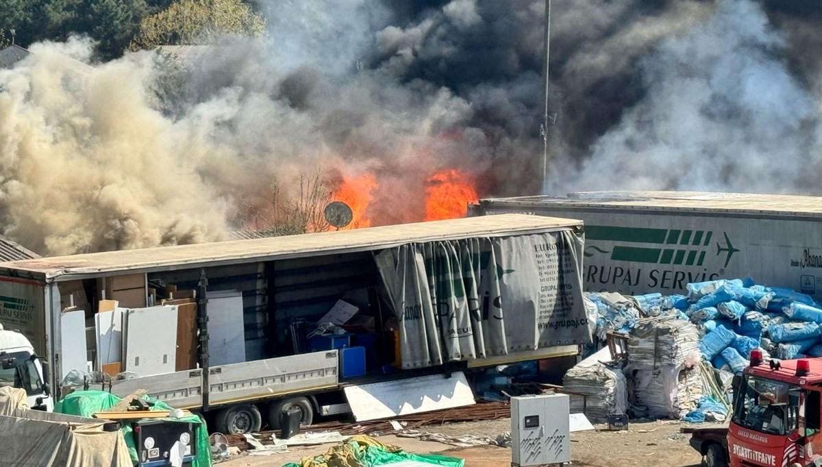 İstanbul'da yediemin otoparkında yangın