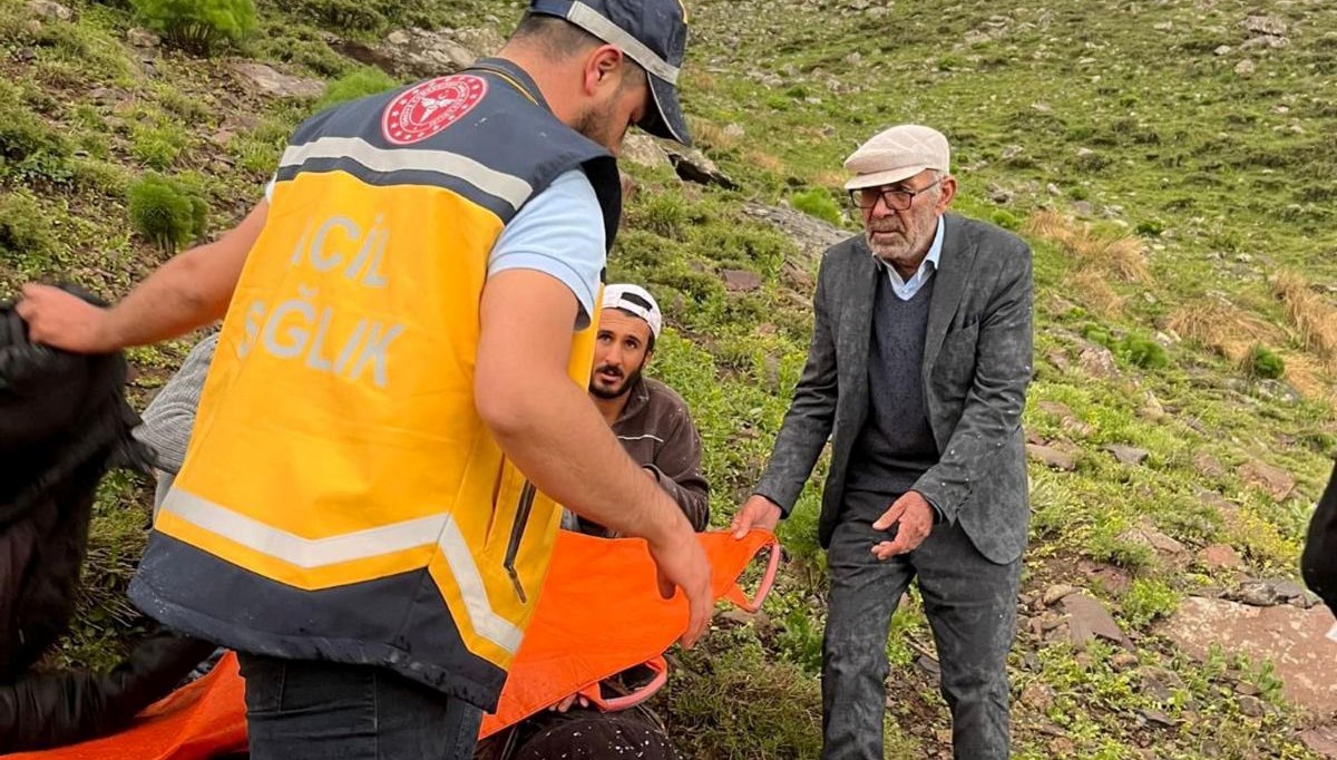 Mantar toplarken ayağından sakatlandılar