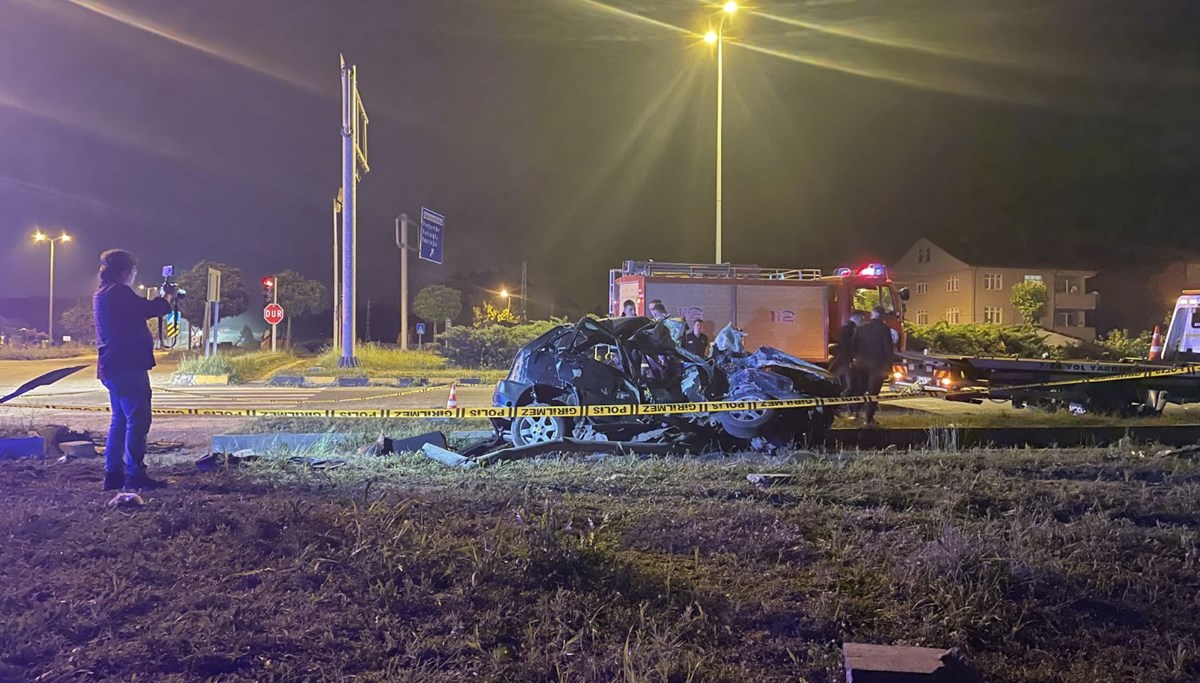 Zonguldak'ta yolcu otobüsü ile otomobil çarpıştı: 2 ölü, 2 yaralı