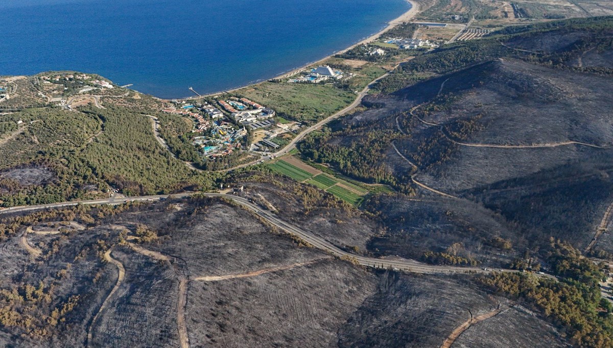 Selçuk’ta başladı, Kuşadası’na sıçradı: Ege’deki yangında felaketin boyutlarını gözler önüne seren fotoğraflar