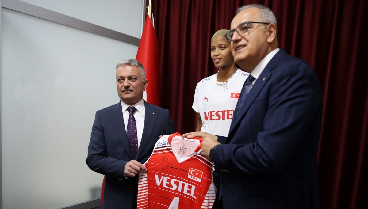 A Milli Kadın Voleybol Takımı oyuncusu Melissa Vargas Malatya'da