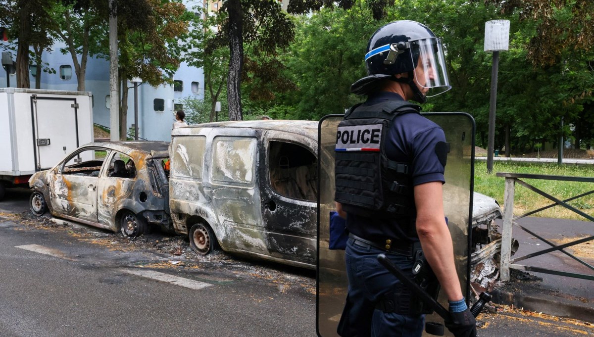 Fransa'da 17 yaşındaki gencin polis kurşunuyla öldüğü olaya ilişkin ses kaydı çıktı