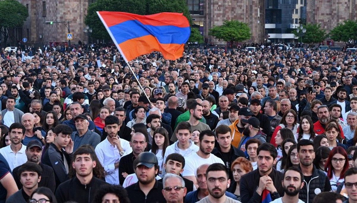 Ermenistan Başbakanı Paşinyan'ın sınır köylerini Azerbaycan'a bırakma kararı protesto edildi: 151 gözaltı