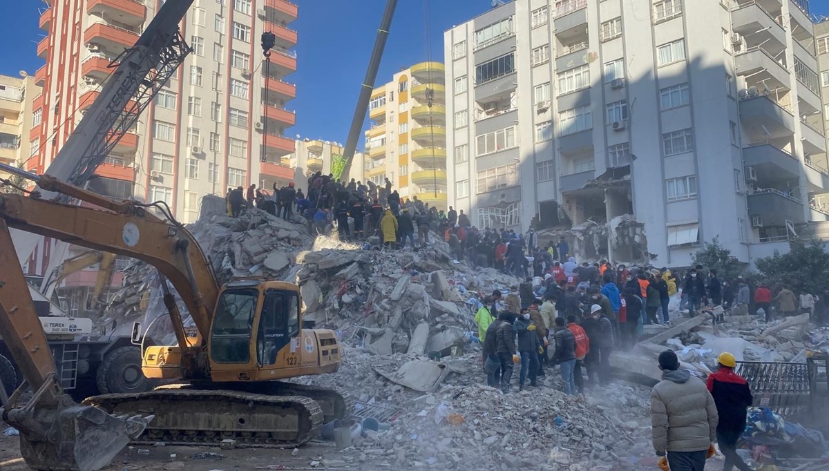 96 kişiye mezar olan Alpargün Apartmanı’nın müteahhidinden “beton kanseri” iddiası