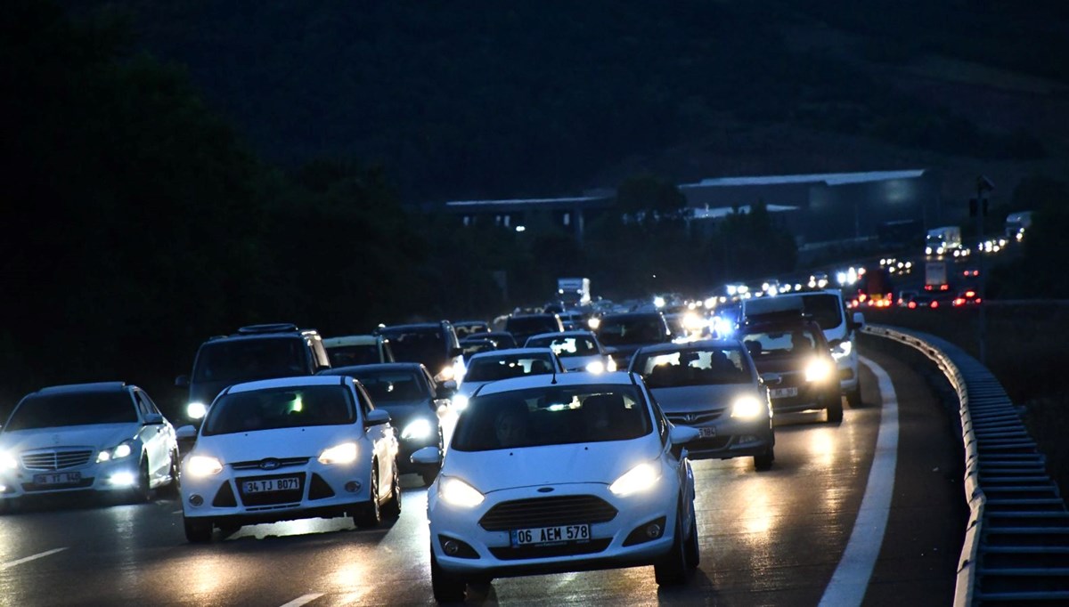 Tatilcilerin dönüş yolculuğu başladı | İşte otoyollarda son durum