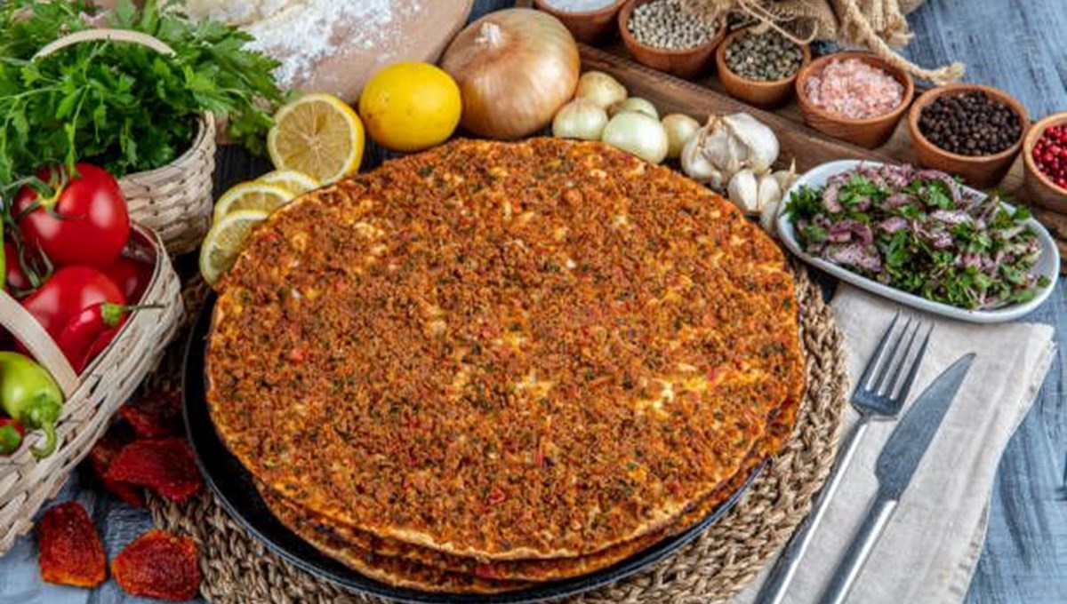 Bakanlık: Lahmacun, pide ve börekten numune alınmaya devam edilecek