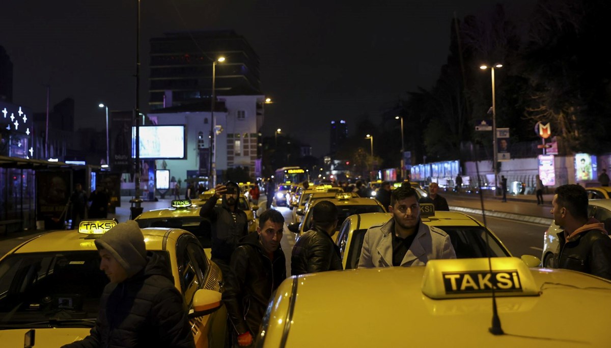 İstanbul'da taksi şoförlerinden ücret protestosu