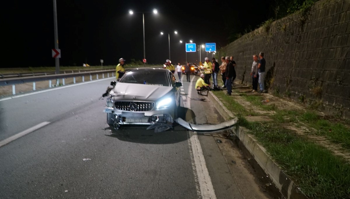 Rize'de 3 otomobil zincirleme kazaya karıştı: 2 yaralı